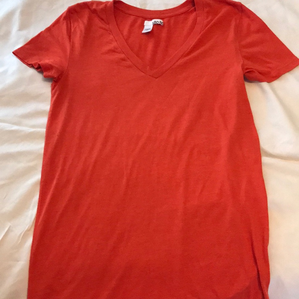 Orange T-shirt⬇️💲⬇️